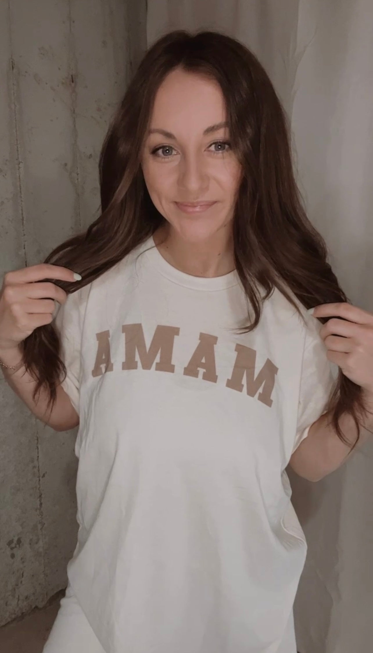 MAMA GRAPHIC TEE - NEUTRAL